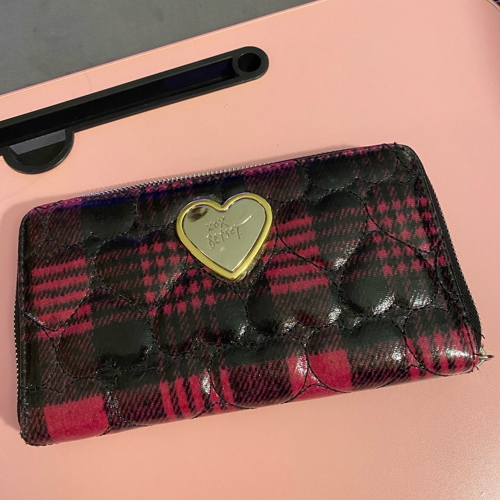 Betsey Johnson Pink Plaid Hearts Zip Around Wallet